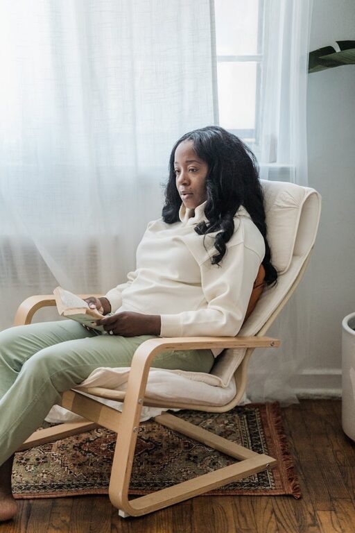 How to Create a Cozy Reading Corner at Home